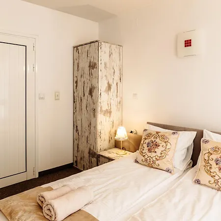 酒店 Kiev-free Parking 3*