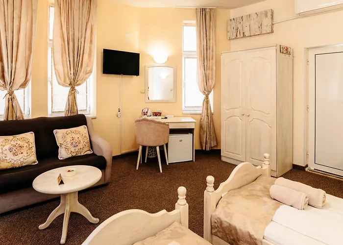 Kiev-free Parking Szálloda 3*