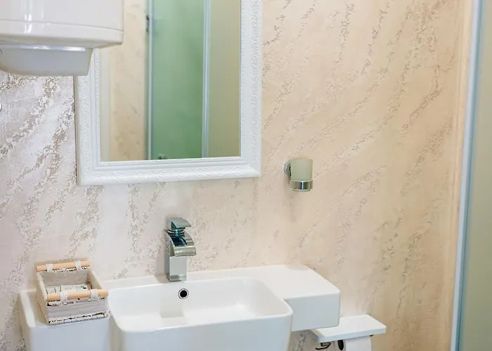 Kiev-free Parking Szálloda 3*