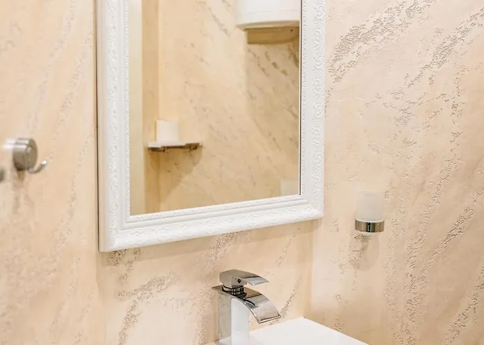 Kiev-free Parking Szálloda 3*